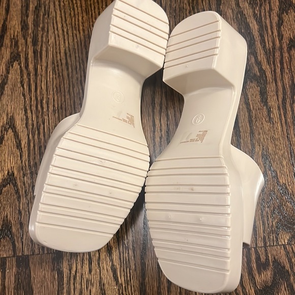 Wild Fable Cream heeled mule size 9- NWOT - Picture 3 of 4